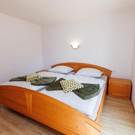 Apartmaji Pr' Brdarju Apartman Bohinji-tó Kültér fotó